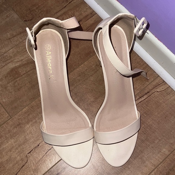Allegra K heels size 10.5 cream colour - Picture 2 of 3